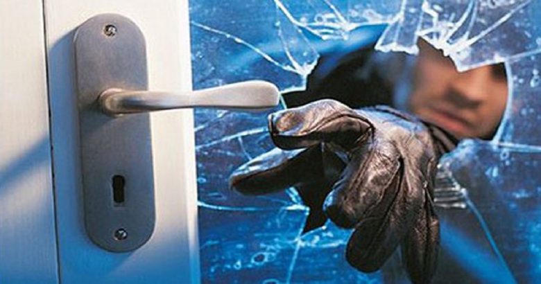 Furti a raffica a Veveri in garage e appartamenti