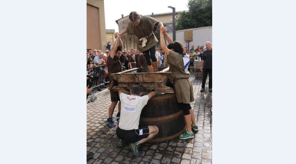 Maggiora al terzo posto nel palio delle botti in Trentino