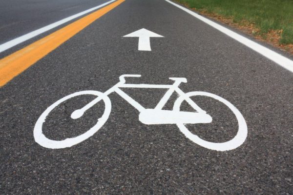Pista ciclabile di via Galilei, ripartono i lavori