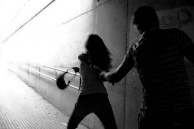 Pedinamenti, minacce e botte: condannati due galliatesi