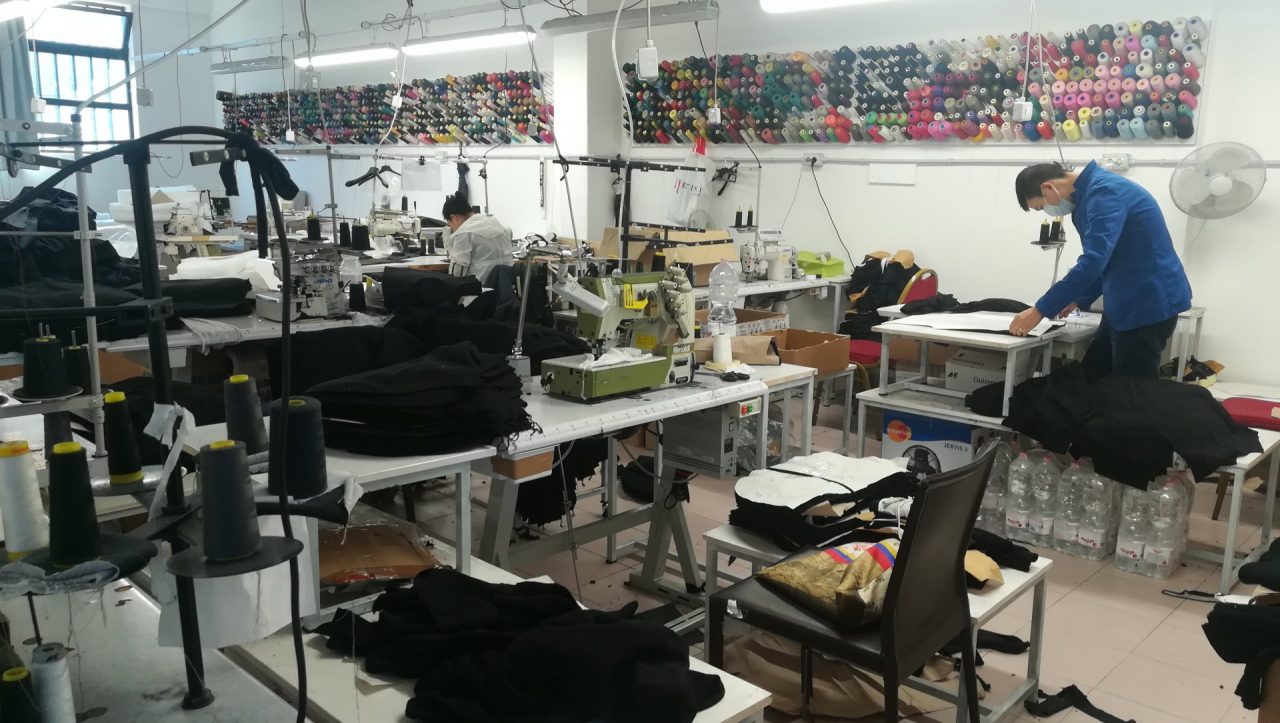 I finanzieri di Borgomanero sequestrano oltre 30mila capi firmati falsi