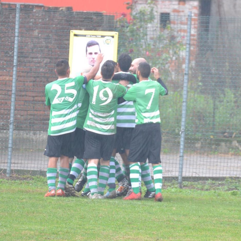 Calcio campo intitolato a Ricky morto d’infarto