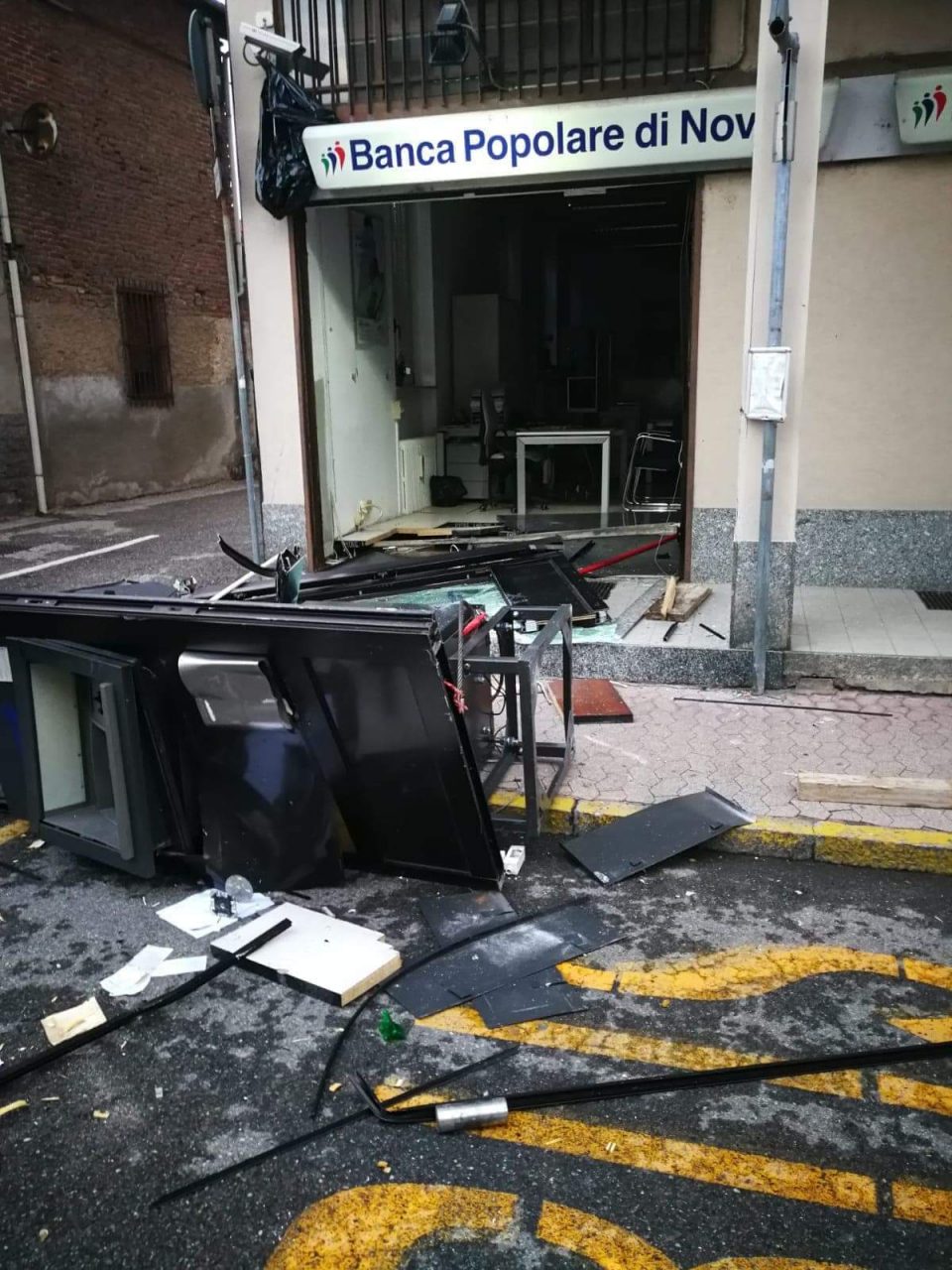 Fallisce l’assalto al bancomat