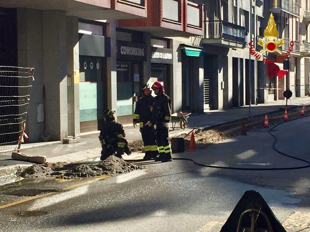Fuga di gas metano in via Pietro Micca a Novara