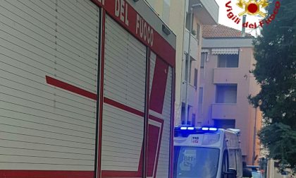 Uomo morto da diversi giorni trovato in casa dai Vigili del Fuoco