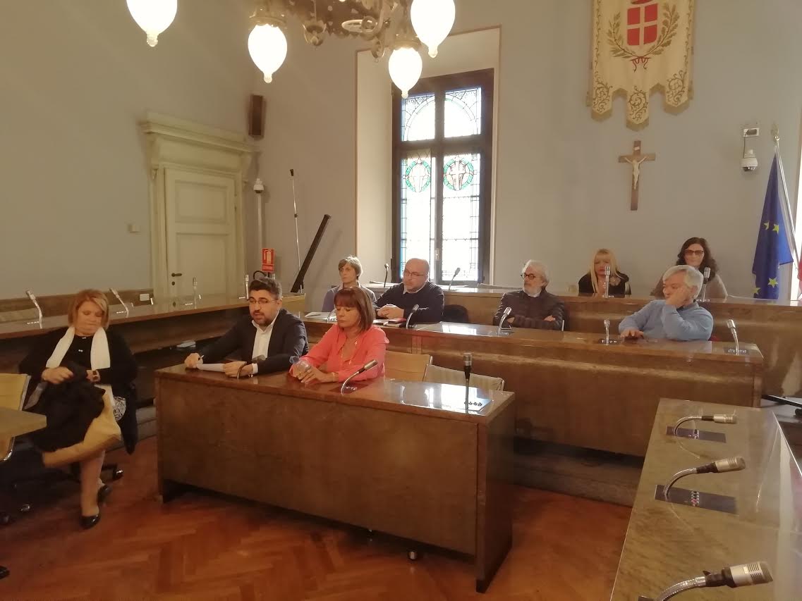 Carta della famiglia, diciassette le realtà commerciali e artigianali novaresi che hanno aderito