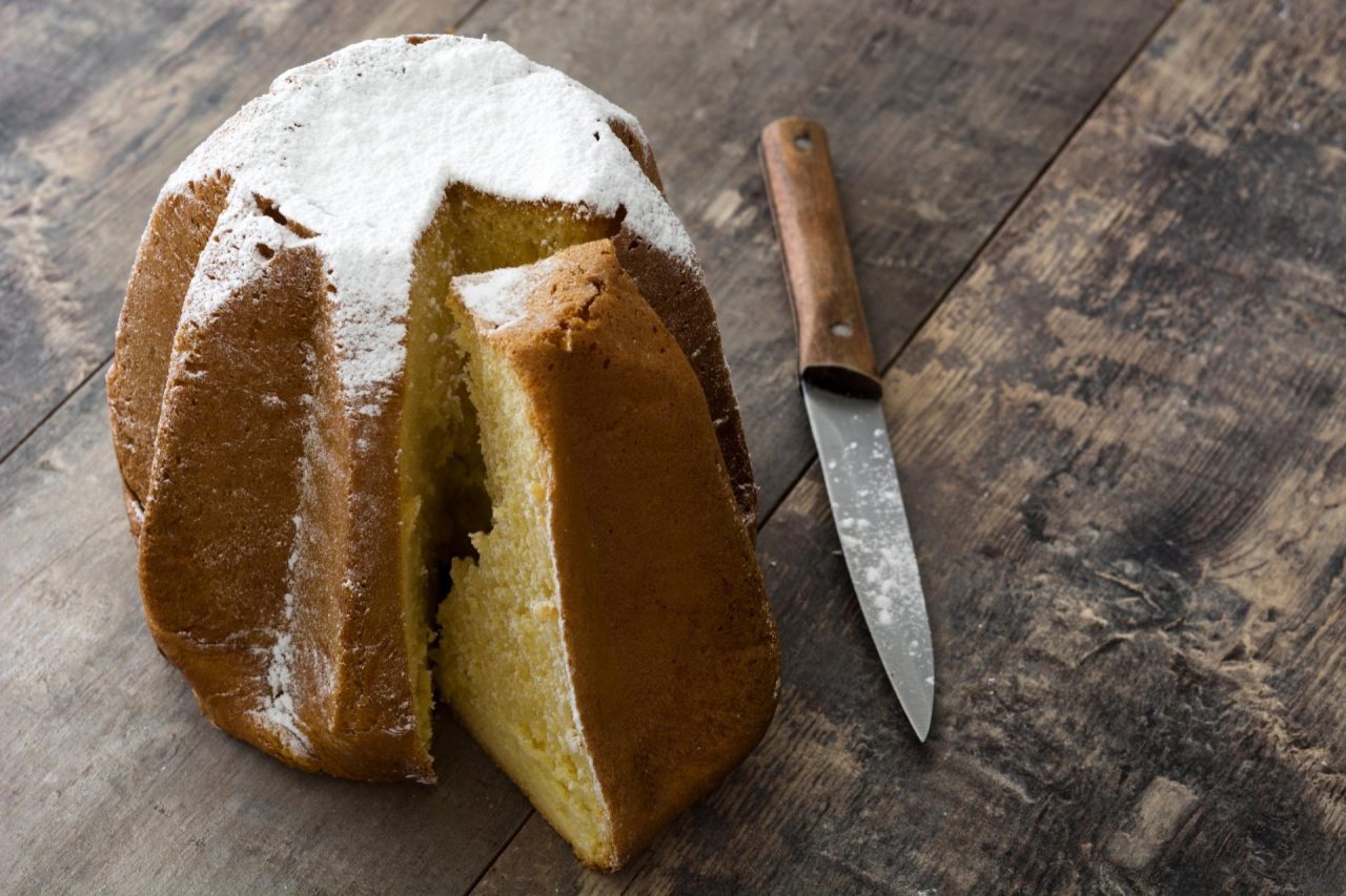 Pandoro VS Panettone: il 54% dei piemontesi si dichiara Team Pandoro