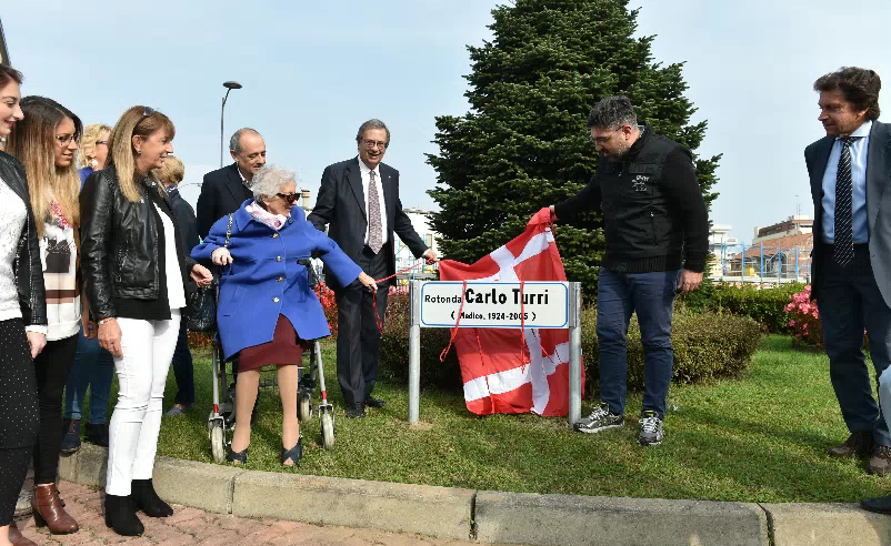 Rotonda di corso Vercelli intitolata al dottor Carlo Turri