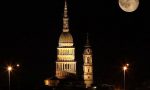 Settimana Mondiale della Gentilezza: cupola di Novara illuminata di viola