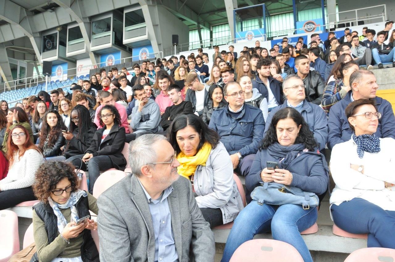 Quattrocento studenti a lezione di diritto al Piola