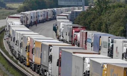 Sulle strade di tutta Europa camionisti filippini pagati 2 euro all’ora