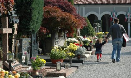 Furto shock al cimitero, rubano dalla tomba di una bimba di 2 anni