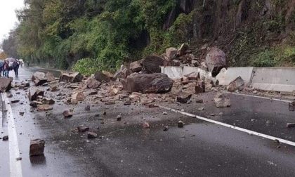 Frana davanti ai Castelli di Cannero: Statale 34 chiusa