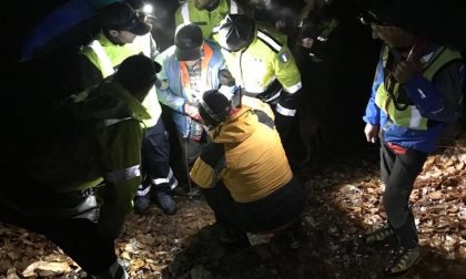 Cercatore di funghi finisce in un torrente: salvato dal Soccorso Alpino