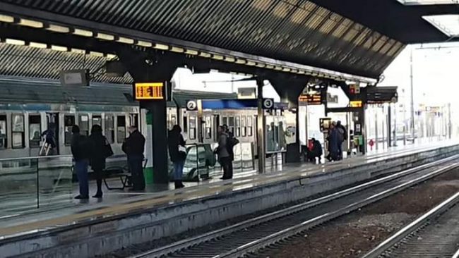 Odissea per i pendolari Trenord questa mattina