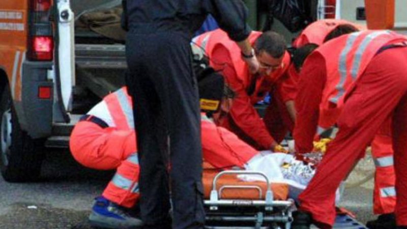 Trecate investito mentre attraversa muore in ospedale