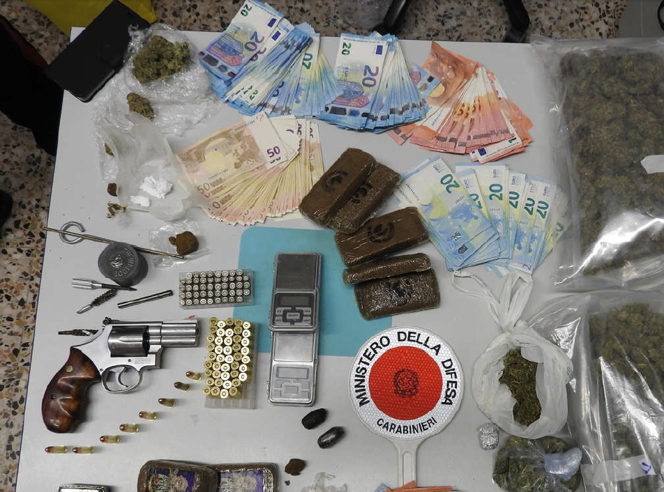 Tre arresti dei carabinieri di Novara per spaccio di sostanze stupefacenti