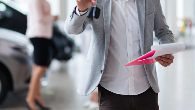 Compra auto facendo firmare l’amico disabile: truffa che tocca Maggiora