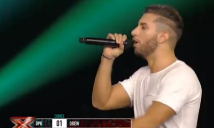 Aronese a XFactor: Drew Arrigoni davanti a Elio, Pupo e Maionchi