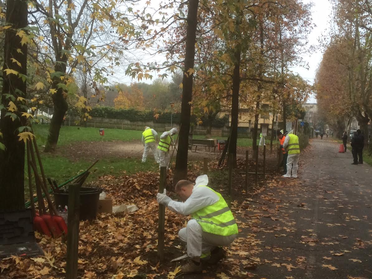 Detenuti al lavoro nell’area cani di viale Buonarroti