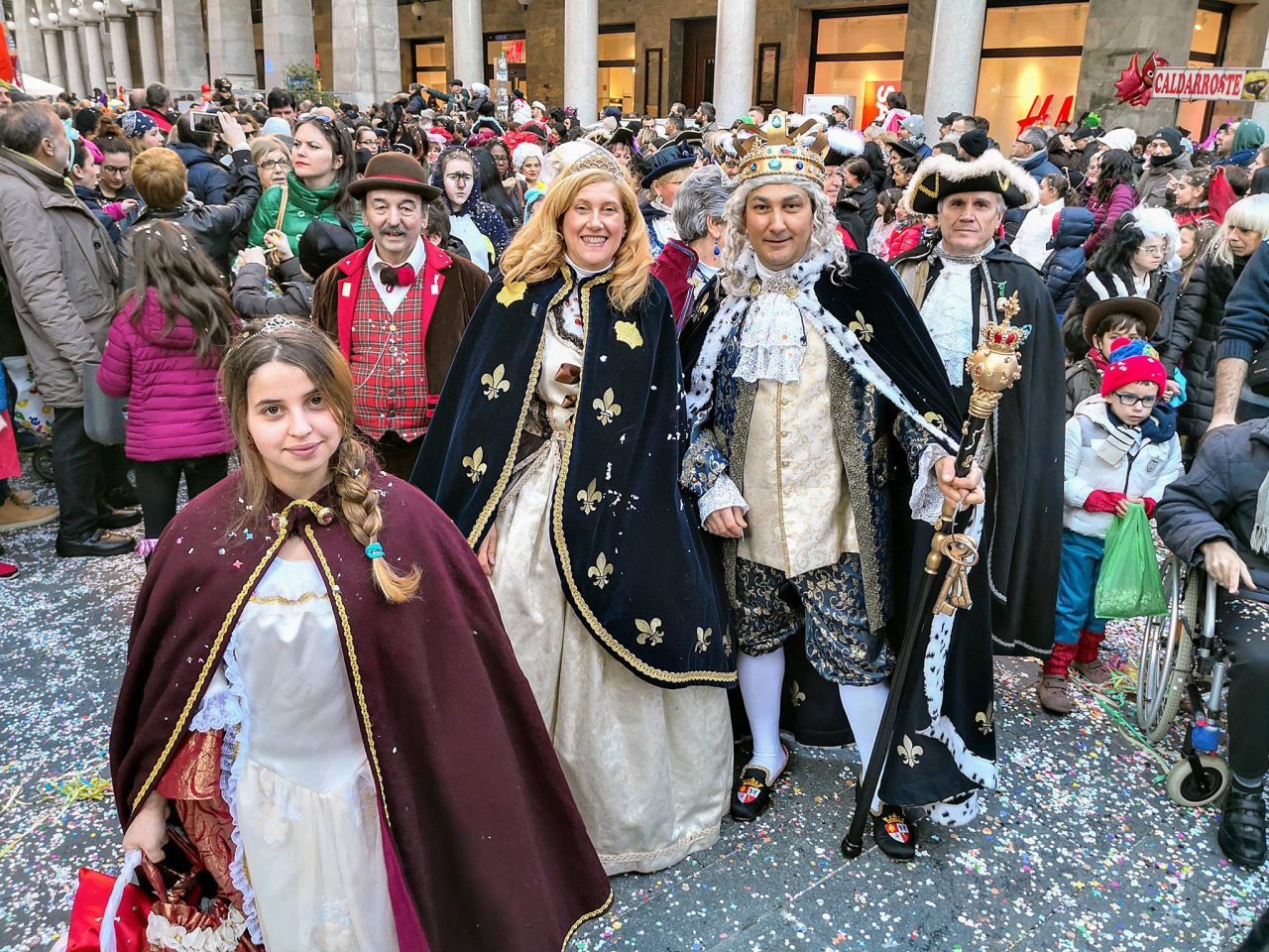 Re Biscottino e la sua corte in udienza da Papa Francesco