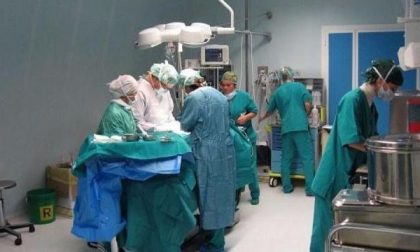 Cisti ovarica di 8 chili asportata all’ospedale di Borgosesia