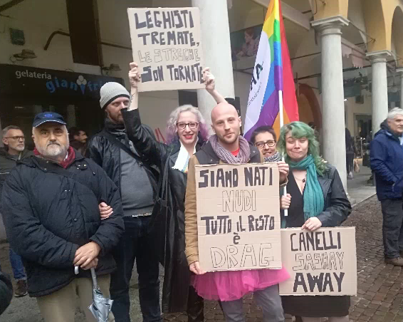 Novara Indecorosah, persino da Genova per sostenere la protesta contro il regolamento comunale
