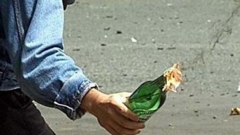 Giovane respinto da discoteca prende molotov per incendiarla