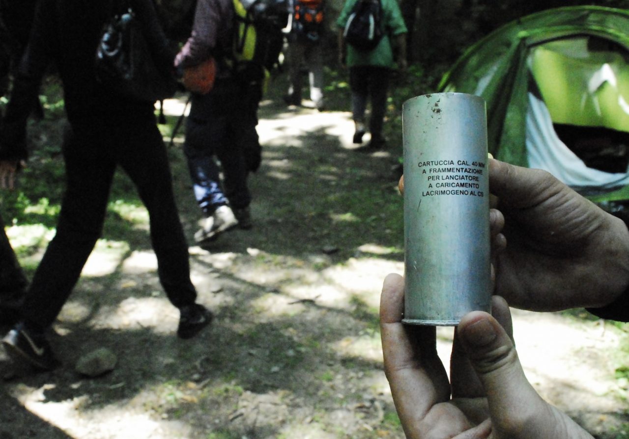 Tifoso del Gozzano fermato con due lacrimogeni