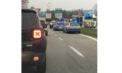Camionista stroncato da malore all'imbocco dell'autostrada a Castelletto