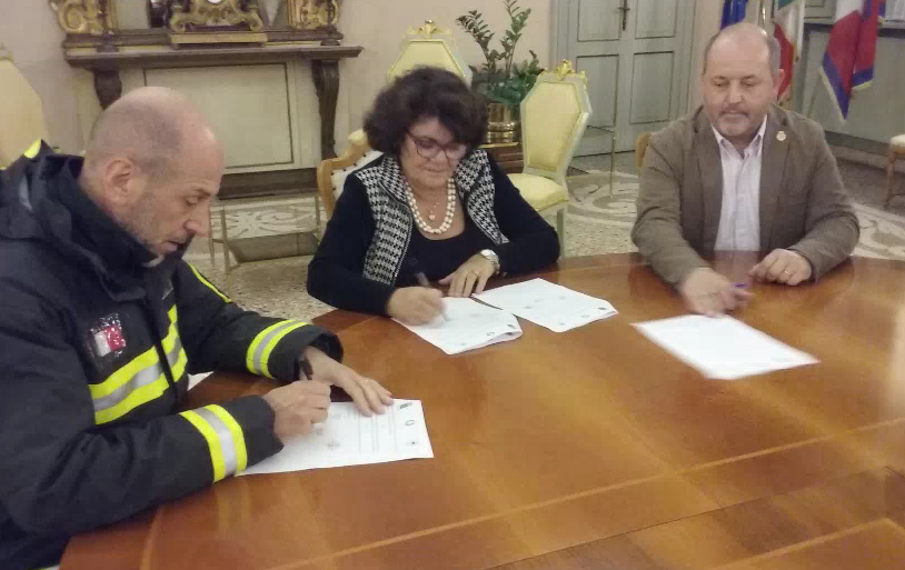 Vigili del fuoco e Cri per la ricerca di persone scomparse