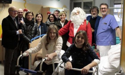 Babbo Natale e Mago Magicus in Pediatria