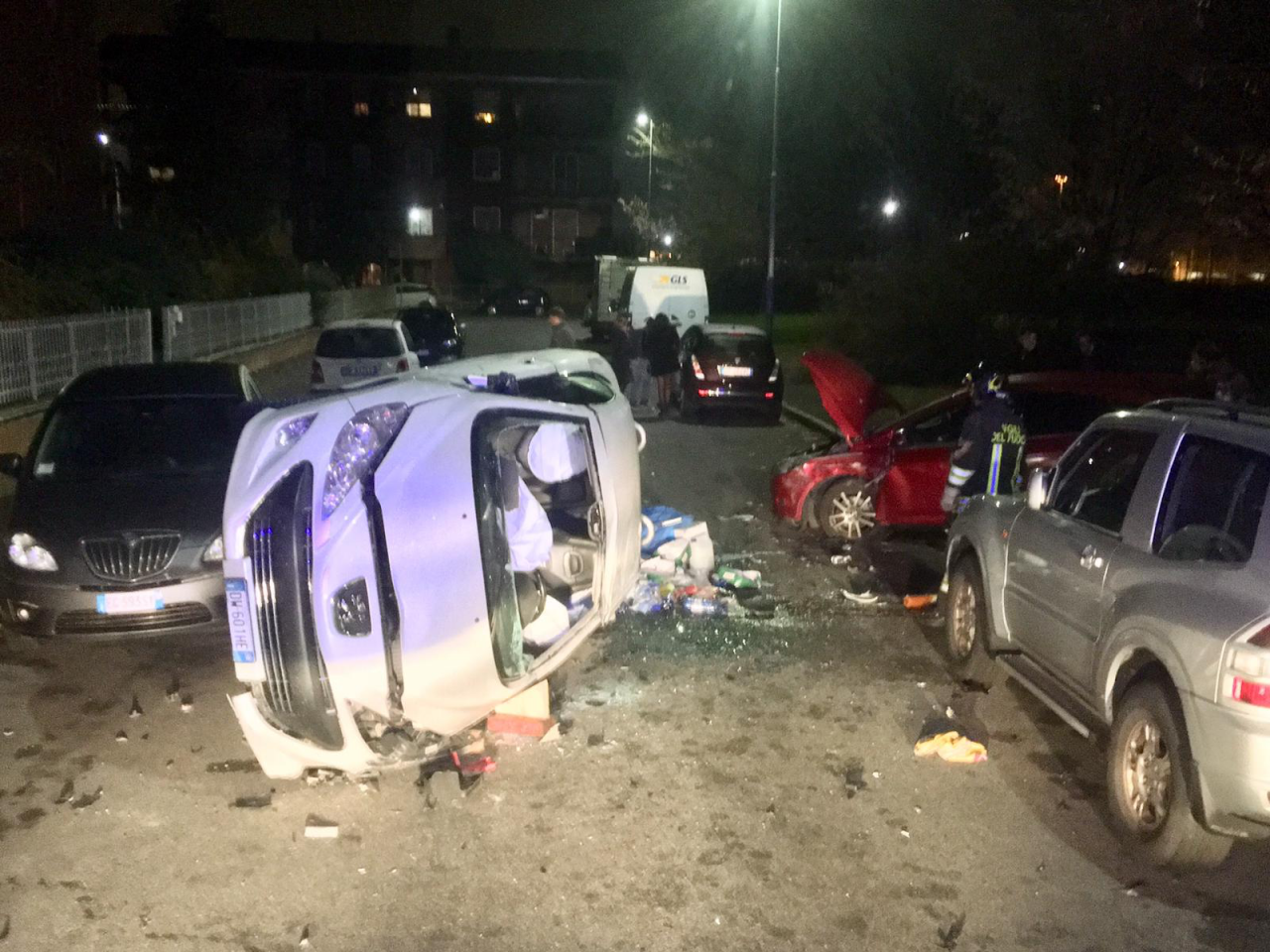 Auto si ribalta in via Lanza, un ferito