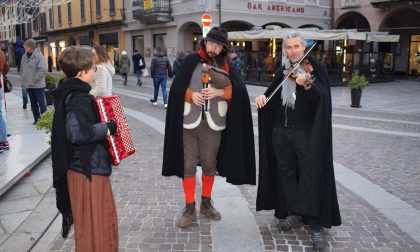 Con gli zampognari in centro sabato prende il via il dicembre borgomanerese