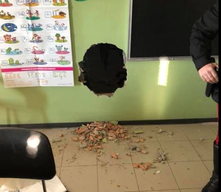 Fanno buco alla scuola di Divignano per tentare di rubare