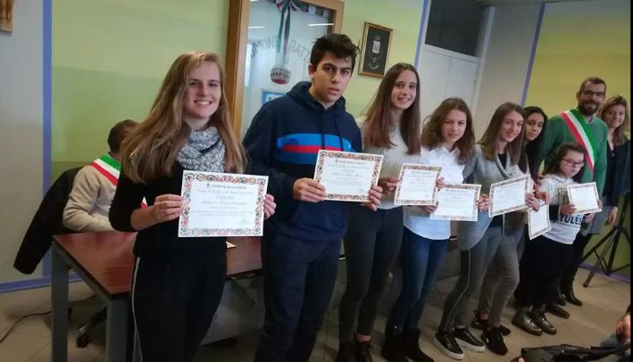 Studenti premiati: a Gattico il Montale incorona le sue eccellenze