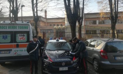 Terrore a scuola: entra con un bastone e picchia un ragazzo VIDEO