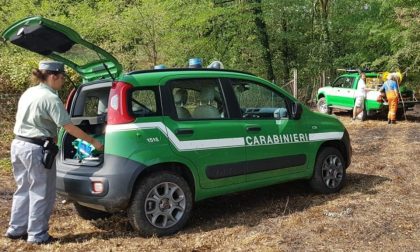 Incendio di rifiuti fa scoprire una discarica abusiva