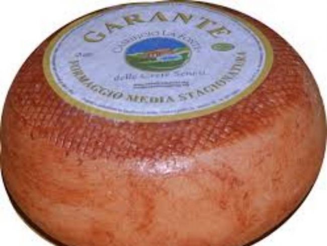 Ritirato il pecorino semistagionato del Caseificio La Fonte