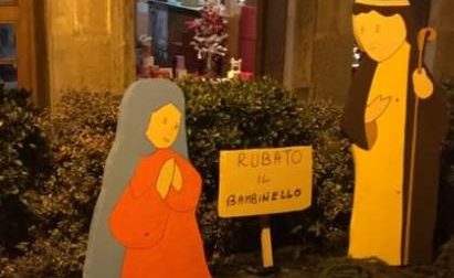 Rubato il bambinello dal presepe di Invorio