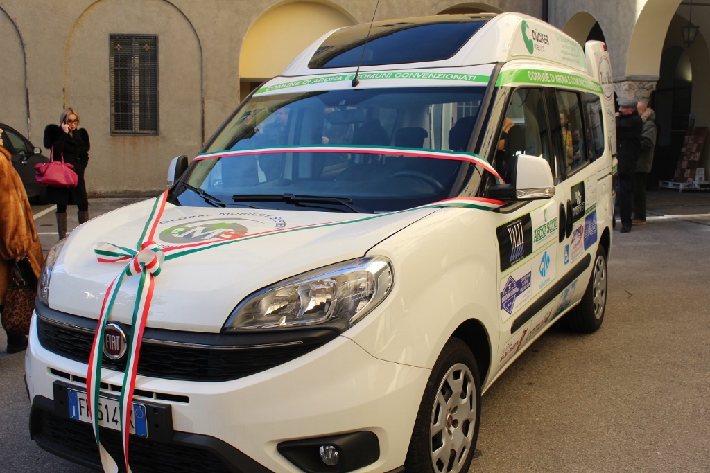 Nuovo mezzo per il trasporto disabili ad Arona
