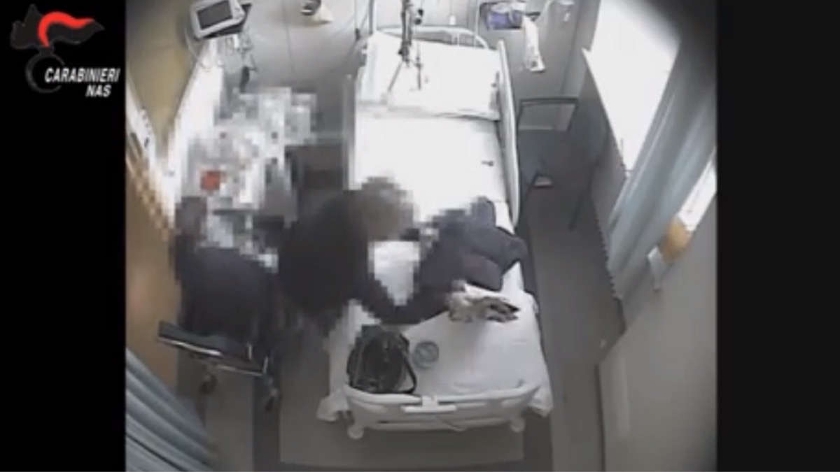 Moglie tenta di avvelenare marito: ECCO IL VIDEO