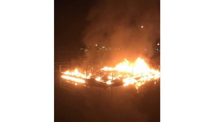 Incendio alla piattaforma sul lago: è stato un 60enne omegnese