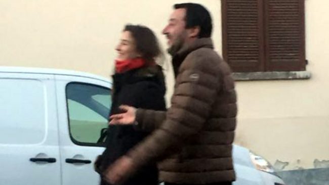 Matteo Salvini in Brianza paparazzato con una ragazza