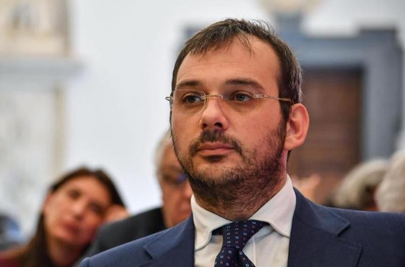 Romentino cittadinanza onoraria al giornalista che vive sotto scorta