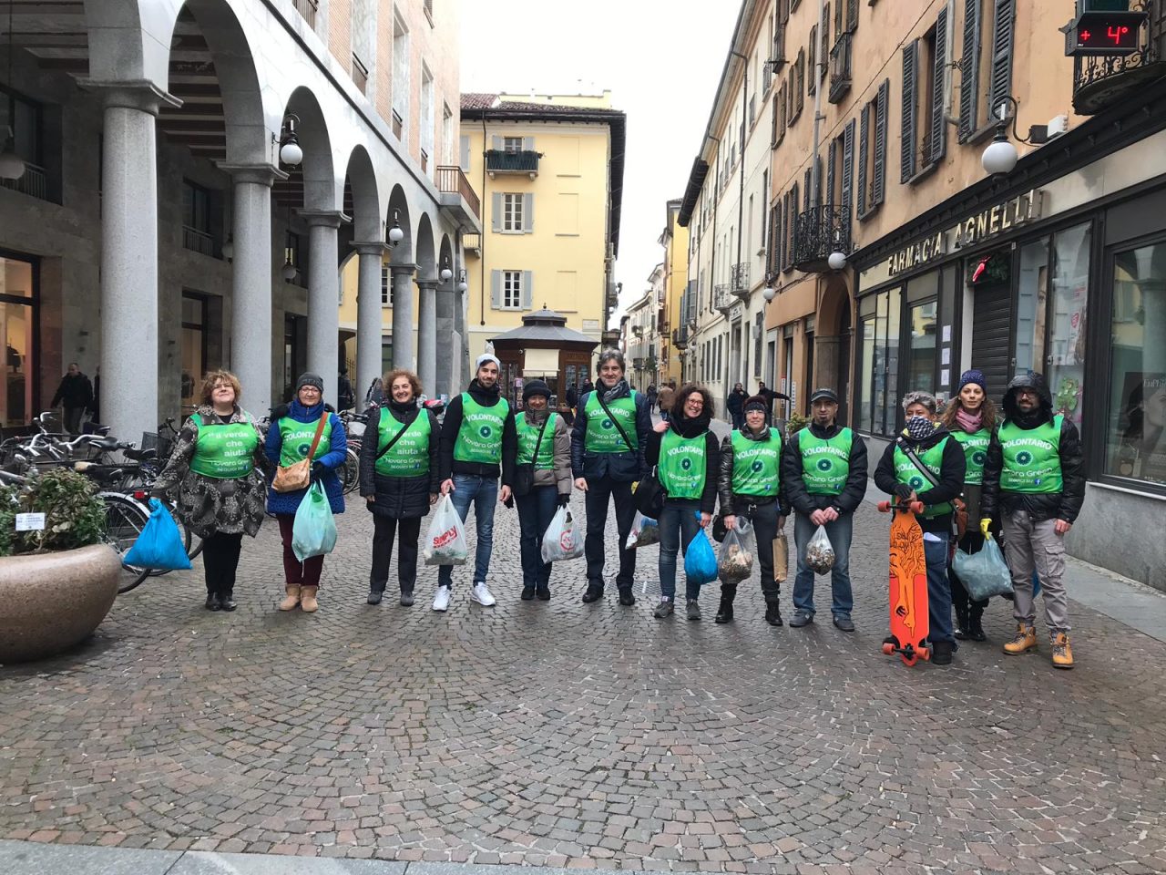 Volontari di NovaraGreen “il centro storico non è un cestino”