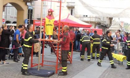 La Befana arriva con i vigili del fuoco