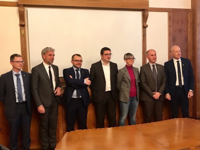 Orsi e lupi, Regioni Alpine unite per il controllo: Piemonte unica assente