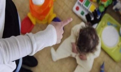 Bimbi maltrattati al nido: lasciati al freddo per farli ammalare