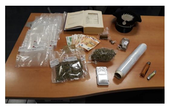 Arrestata donna a Gattico: usava la sua casa come piazza di spaccio